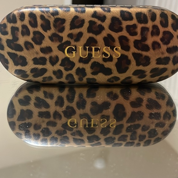 GUESS Leopard Print Brown/Black Eyeglass Case, Black Velvet inside. - Picture 4 of 10